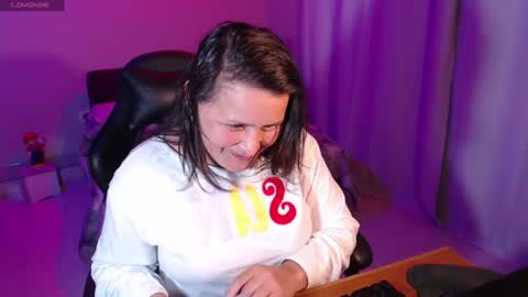 Snapshot of amelia_noir chatting on July 3, 1:34 am Amelia Noir online show from July 3, 1:34 am