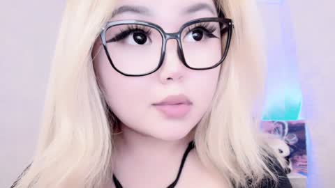 Snapshot of amelia_sunlight chatting on January 22, 3:41 am Amelia online show from January 22, 3:41 am