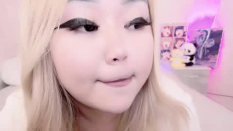 Snapshot of amelia_sunlight chatting on February 19, 4:34 am Amelia online show from February 19, 4:34 am