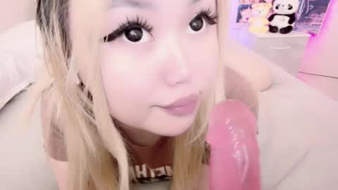 Snapshot of amelia_sunlight chatting on February 24, 4:27 am Amelia online show from February 24, 4:27 am