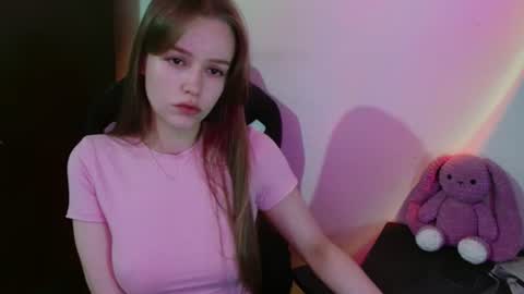 Snapshot of amelia_sweeti chatting on June 14, 3:36 pm amelia_sweeti online show from June 14, 3:36 pm