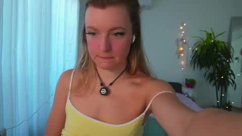 Snapshot of ameliasweety69 chatting on January 8, 10:06 am Amelia online show from January 8, 10:06 am