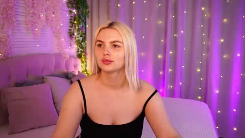  Amelia  online show from May 4, 3:57 am