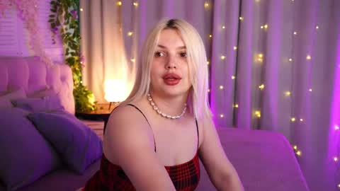  Amelia  online show from May 12, 4:09 am