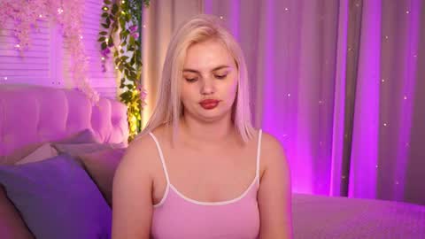  Amelia  online show from May 15, 4:41 am