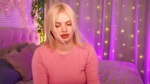  Amelia  online show from May 16, 5:04 am