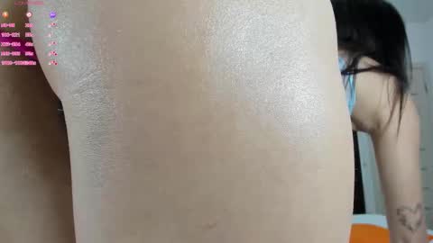 Snapshot of amelie_25 chatting on November 8, 11:25 pm amelie_25 online show from November 8, 11:25 pm