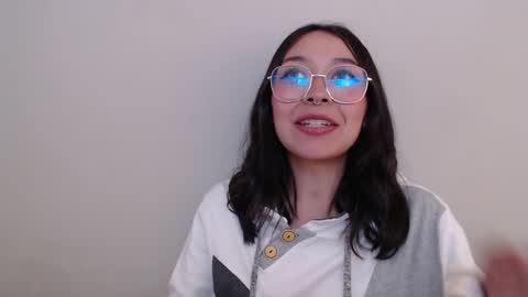 Amelie online show from March 5, 7:38 pm