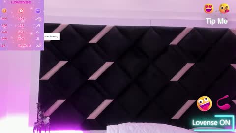 Snapshot of amelie_loove chatting on March 25, 1:06 pm Amelie online show from March 25, 1:06 pm