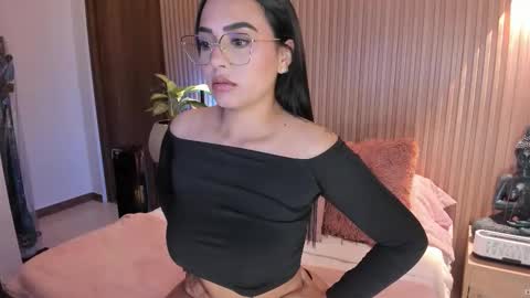 Amelie online show from March 26, 2:06 am