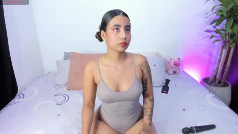 Amelie  online show from January 14, 11:58 pm