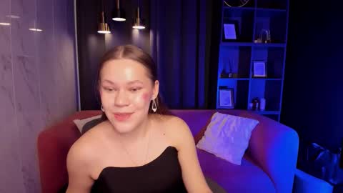 Snapshot of ameliedot chatting on February 9, 8:51 am Amelie online show from February 9, 8:51 am