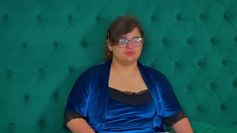 AmelieGraces online show from June 6, 5:45 am