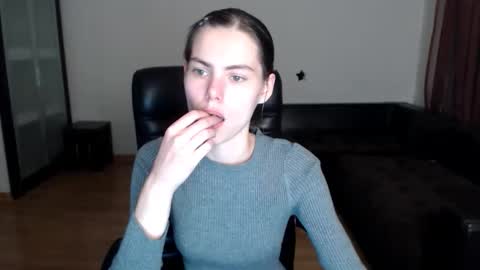 Snapshot of ameliereve chatting on September 25, 5:27 pm Amelie online show from September 25, 5:27 pm