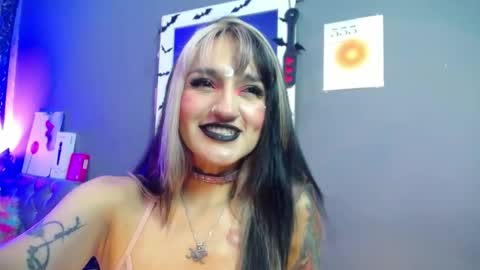 Snapshot of amelierouss chatting on April 2, 4:10 am AMELIEROUS .. see you tomorrow kisses online show from April 2, 4:10 am