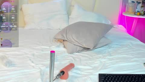 Ameliia castro online show from December 19, 6:12 am