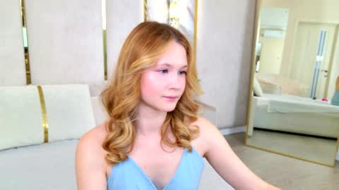 AmeliRoyse online show from May 17, 5:20 pm