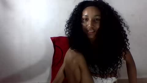 amelisy20005 online show from May 14, 10:38 pm