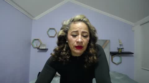 Amell Thomson online show from December 19, 11:07 am
