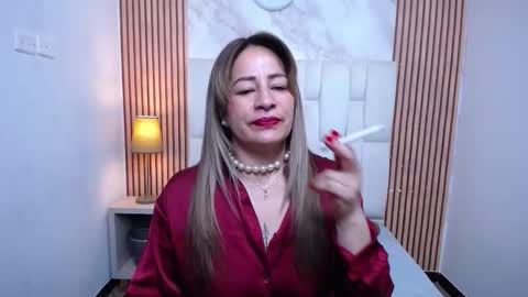 Snapshot of amell_thomson chatting on September 27, 11:26 am Amell Thomson online show from September 27, 11:26 am