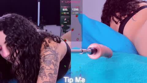 Snapshot of amellia_rous chatting on February 16, 8:22 pm Amellia online show from February 16, 8:22 pm