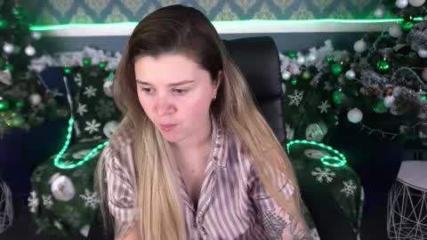 amellymillyy online show from December 22, 1:41 pm