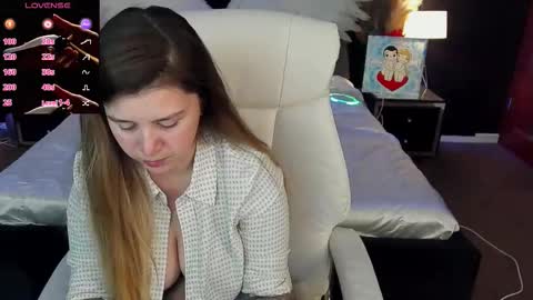 amellymillyy online show from March 18, 8:23 pm