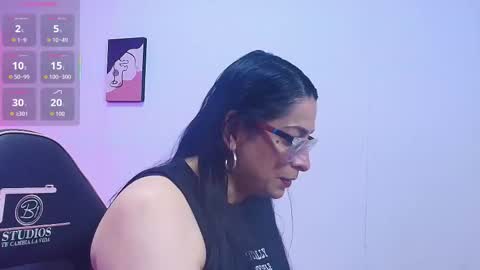Snapshot of amely_tay chatting on October 16, 11:55 am AMELY online show from October 16, 11:55 am