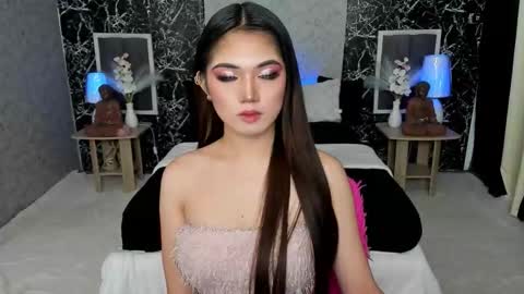 Snapshot of amethyst_claire chatting on October 13, 8:25 am Claire online show from October 13, 8:25 am