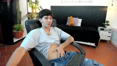 Snapshot of amethystshadow chatting on October 22, 3:23 pm amethystshadow online show from October 22, 3:23 pm