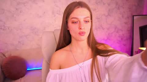ami_lovee online show from October 22, 7:24 pm