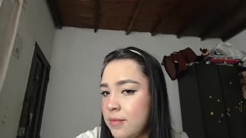 Snapshot of ami_rosee chatting on December 2, 3:58 am ami_rosee online show from December 2, 3:58 am