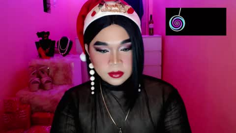 Snapshot of amiadoll chatting on December 24, 2:22 pm Queen Mireska online show from December 24, 2:22 pm