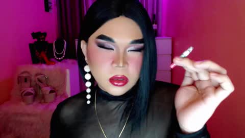 Snapshot of amiadoll chatting on January 2, 5:39 pm Queen Mireska online show from January 2, 5:39 pm