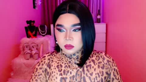 Snapshot of amiadoll chatting on February 4, 11:38 am Queen Mireska online show from February 4, 11:38 am