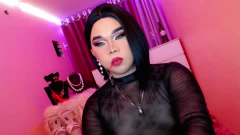 Snapshot of amiadoll chatting on February 6, 11:10 am Queen Mireska online show from February 6, 11:10 am