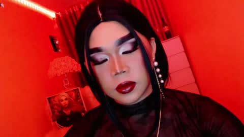 Snapshot of amiadoll chatting on March 12, 3:40 pm Queen Mireska online show from March 12, 3:40 pm