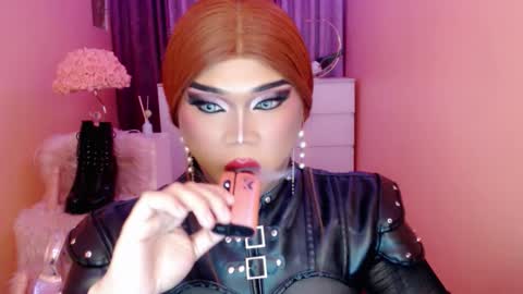 Snapshot of amiadoll chatting on September 8, 4:17 pm Queen Mireska online show from September 8, 4:17 pm