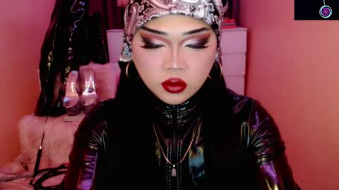 Queen Mireska online show from May 6, 6:02 pm