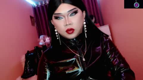 Queen Mireska online show from June 4, 5:08 pm