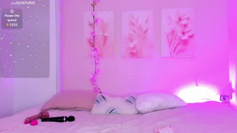 AmiiClark  online show from May 20, 7:09 pm