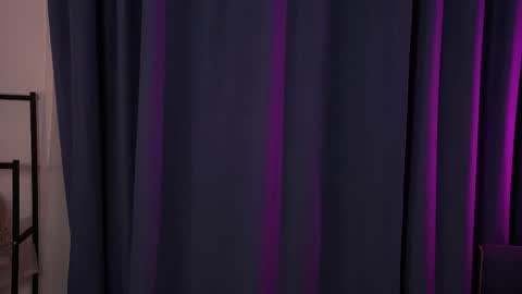 Snapshot of amilifox1 chatting on April 2, 4:15 pm amilifox1 online show from April 2, 4:15 pm