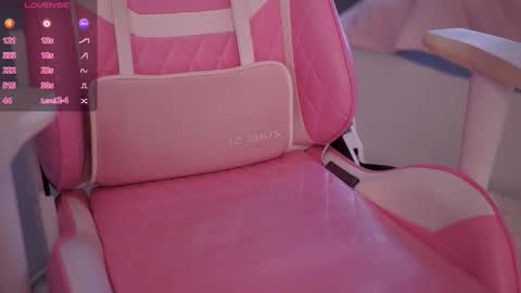 Snapshot of amillygil chatting on March 4, 10:54 am Emily online show from March 4, 10:54 am