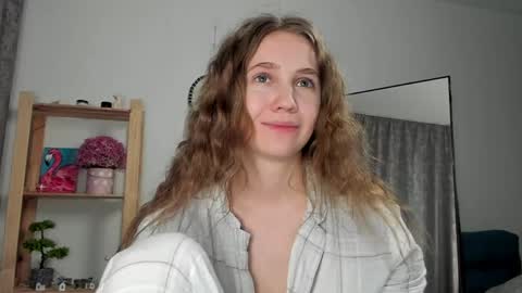 Snapshot of amillygil chatting on April 29, 9:24 am Emily online show from April 29, 9:24 am