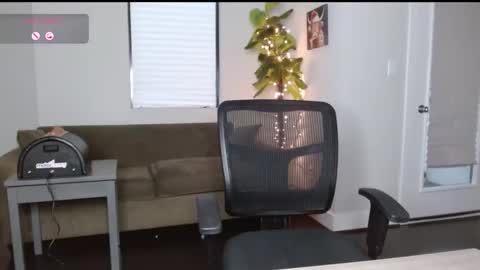 amilust online show from December 12, 11:25 pm