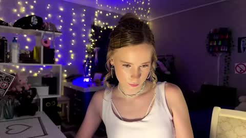 Amily online show from March 8, 1:59 pm