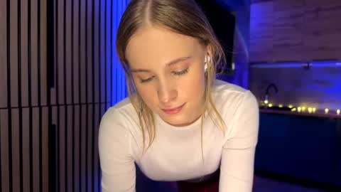 Amily online show from May 15, 4:14 pm
