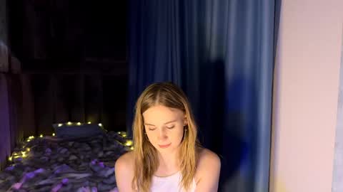 Amily online show from May 23, 4:44 pm