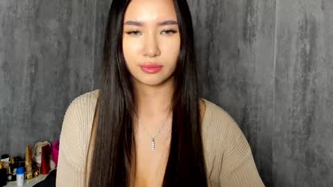 Snapshot of amina_artin chatting on December 5, 12:55 pm Amina online show from December 5, 12:55 pm