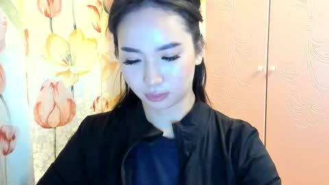Snapshot of amina_artin chatting on September 29, 4:56 pm Amina online show from September 29, 4:56 pm